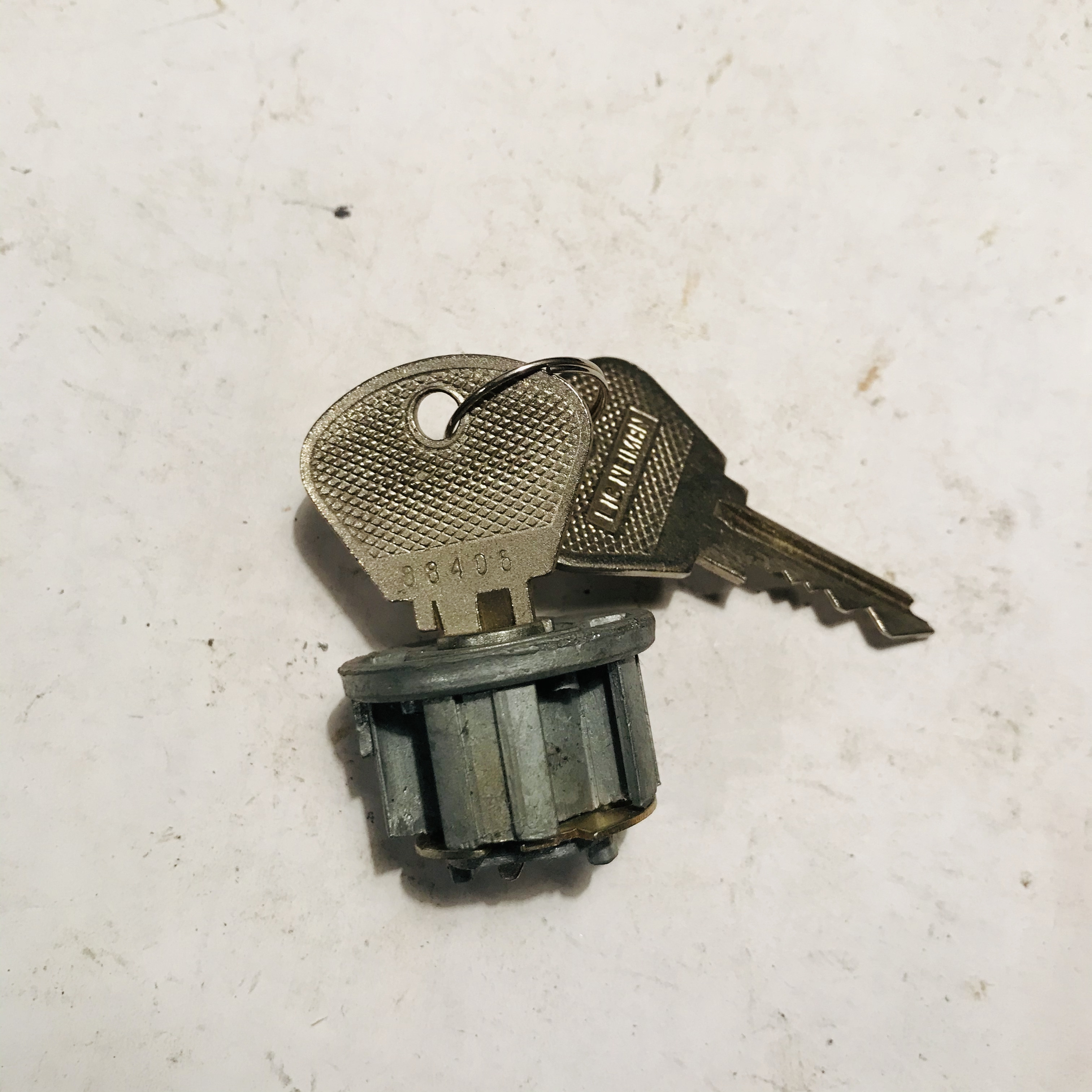 Личинка замка зажигания М-ча 2140-2141(Венгрия) « Каталог « Запчасти ...